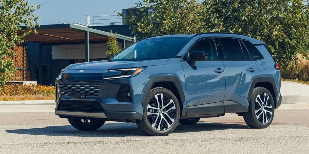 Toyota RAV4 відірвалася від конкурентів: які нові авто українці купували у серпні