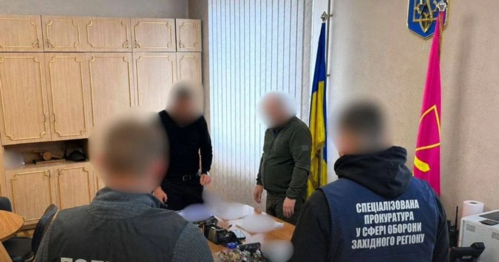 У ТЦК «мобілізовували» померлих і знімали чоловіків із розшуку: судитимуть 11 посадовців